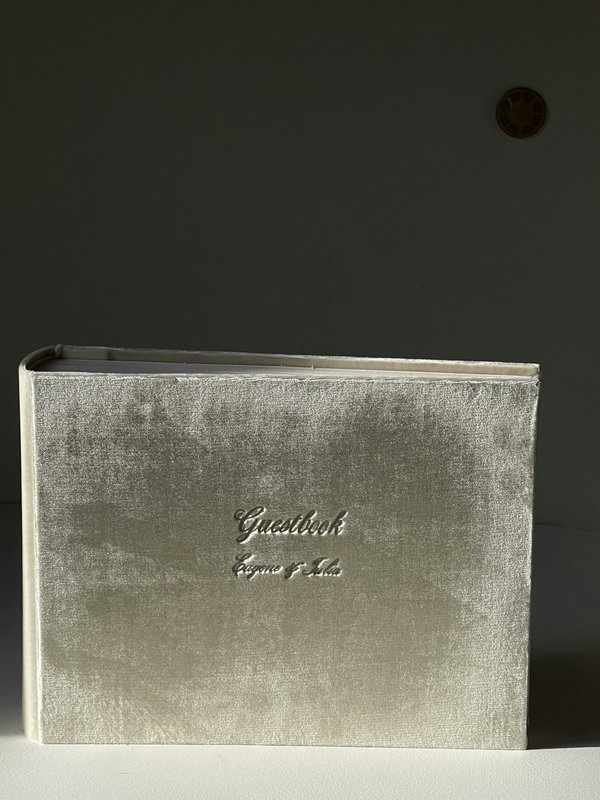 Livre d'or : créez un souvenir inoubliable pour vos invités